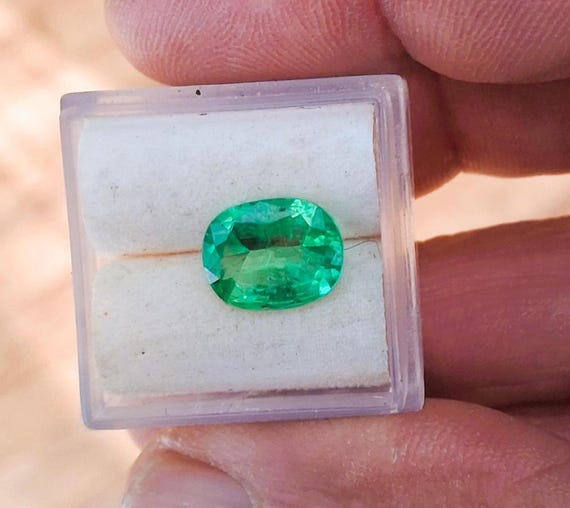 Natural Light Color Tsavorite Garnet 10x8 MM Cushion