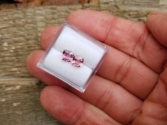 Ceylon Purple Pink Sapphire Pair 5.1mm for Earrings