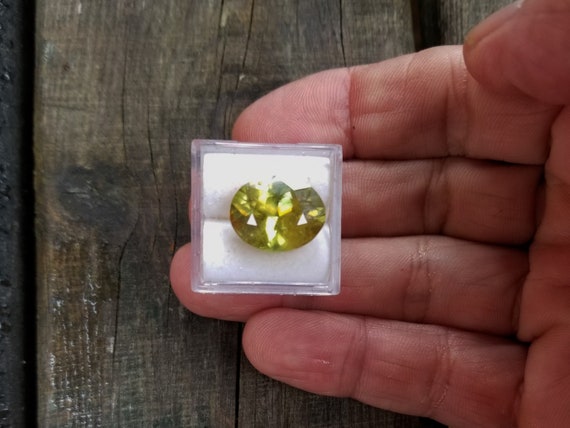 Unique Natural  Sphene Size 15.5x12.1 MM Oval for Collectos