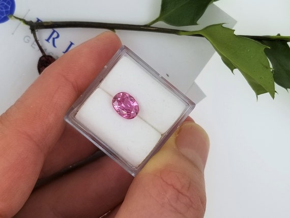 Oval Pink Sapphire 1.15 Carats for Engagement Ring