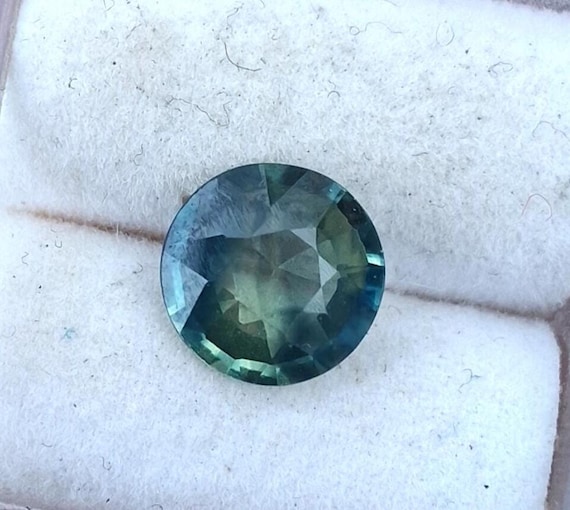 Round Mint Green Sapphire for Engagement Ring