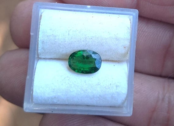Natural Oval Green Tsavorite Garnet January Birthstone