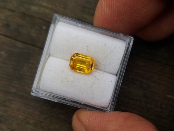 Ceylon Yellow Sapphire 7x5MM Emerald Cut