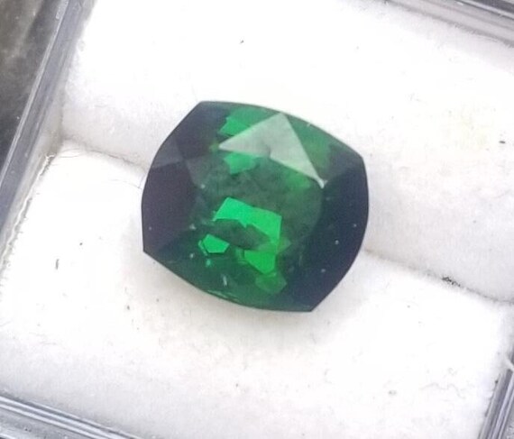 Chromo Green Color Tourmaline, October Birthstone for Jewelry