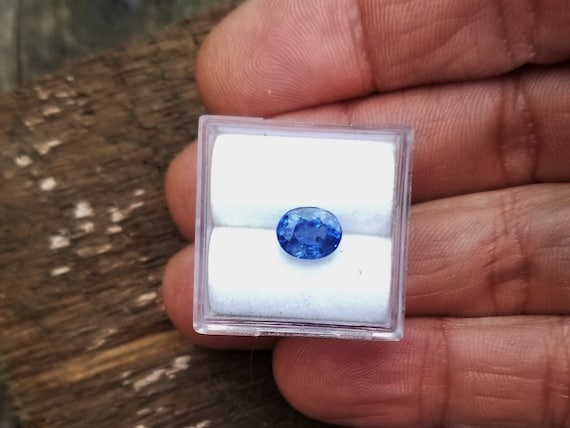 Silky Blue Sapphire 1.66 Cts Oval Shape for Jewellery Making