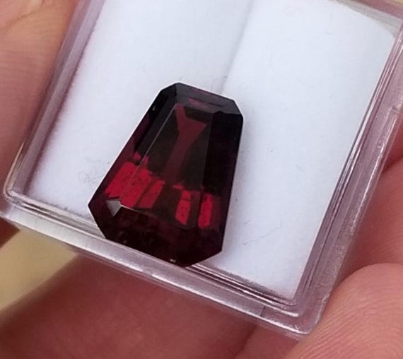 Geometric Cut Garnet 12.5 x 10mm