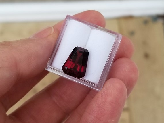 Geometric Cut Garnet 12.5 x 10mm
