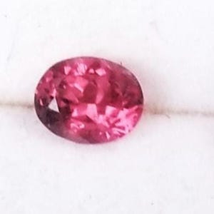 Raspberry Red Ceylon Sapphire, Unique Gemstone for Ring (7x5.5 mm)