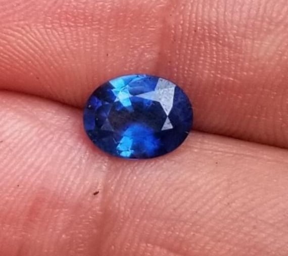 Natural Ceylon Oval Blue Sapphire for Engagement Ring