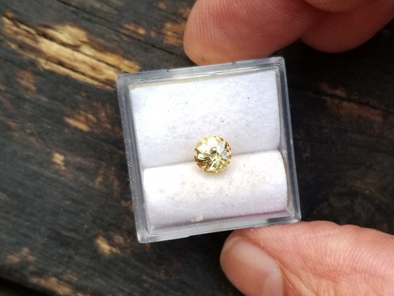 Ceylon Yellow Sapphire 5.4 MM Round
