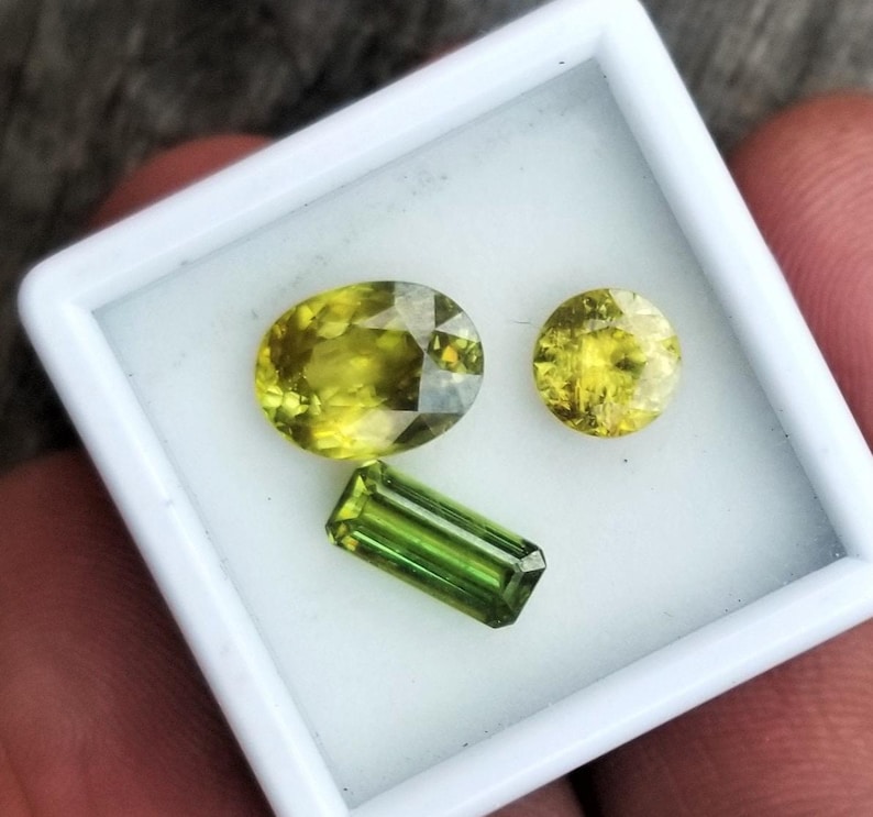 Sphene Collector Gemstone Parcel 4.92 Cts image 1