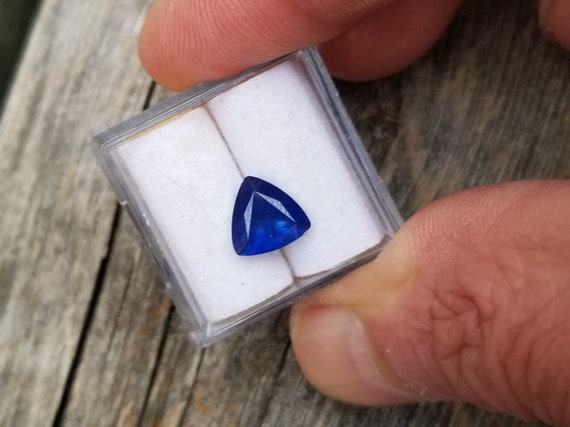 Velvet Blue Sapphire Triangle Shape for Engagement Ring or Hand Made Jewelry Gift for Her Wedding Anniversary 7.4MM Sapphire