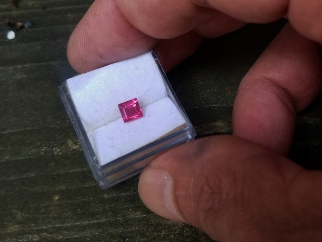 Ceylon Ruby, Princess Cut July Birthstone, Engagement Ring (0.87 Ct) - Etsy