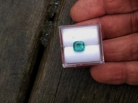 Cushion Emerald 6.8x6.2MM May Birthstone
