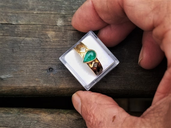 Emerald Cabochon 14K Gold Ring 5.65 Grams