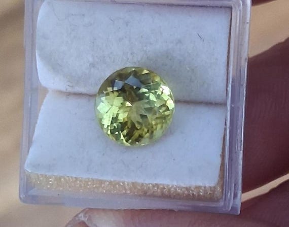 Precision Cut 8.5MM Round Yellow Beryl Gemstone for Pendant