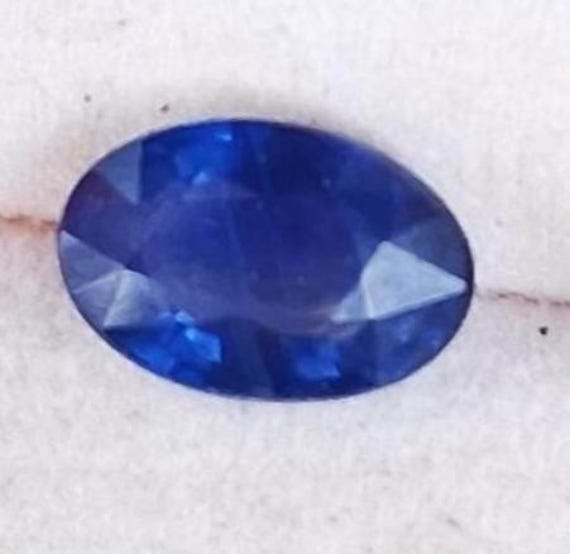 Velvet Blue Oval Sapphire for Anniversary Jewelry, September Birthstone