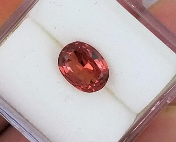 Apricot Color Spinel 1.09cts Oval