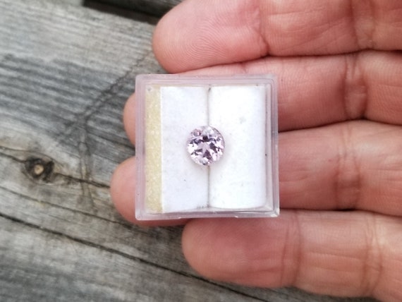 Natural Spinel 6.8 mm Round Shape