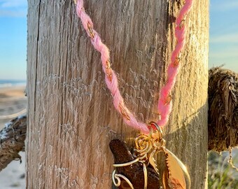 Choker met gevlochten ketting en haaientand