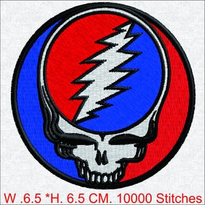 May include: Embroidered patch with a skull and lightning bolt design, set against red and blue. The patch measures 6.5 cm in width and height. The design includes the text "W .6.5 *H. 6.5 CM. 10000 Stitches".
