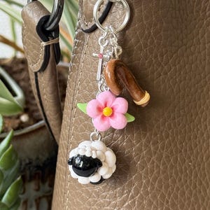 Llavero hecho a mano "El Señor es mi Pastor" • Dije para bolso • Dije de oveja del Salmo 23