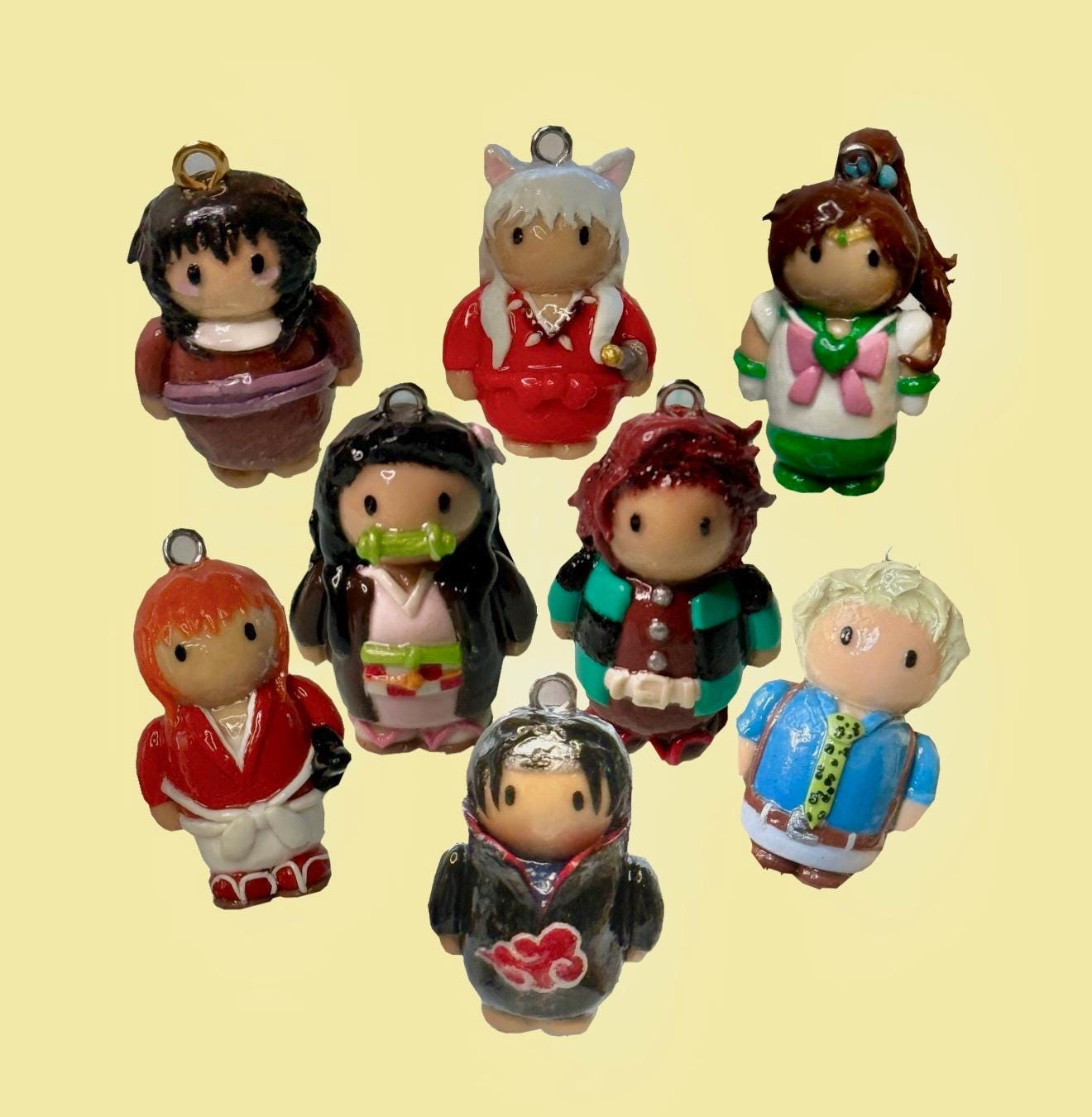 手作り粘土アニメキーホルダー：カスタマイズ可能なチャーム - Etsy 日本