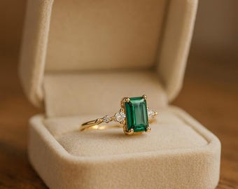Anillo de oro con esmeralda auténtica, anillo de compromiso de oro vermeil de 14 quilates con esmeralda sintética, anillo llamativo, regalo de cumpleaños para ella.