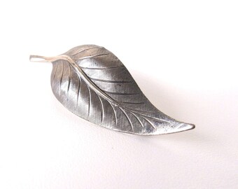 Vintage Beau Sterling Leaf Brooch Sterling Silver Pin Graceful Flowing Leaf Pin Brushed Silver Lovely 3D Lanceolate Leaf Nature Jewelry