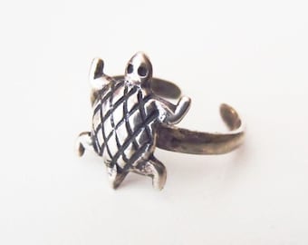 Sterling Silver Turtle Ring Adjustable Open Shank Now Size 5-1/2 Silver Turtle on Narrow Band Modifiable to about 1 Size Larger or Smaller