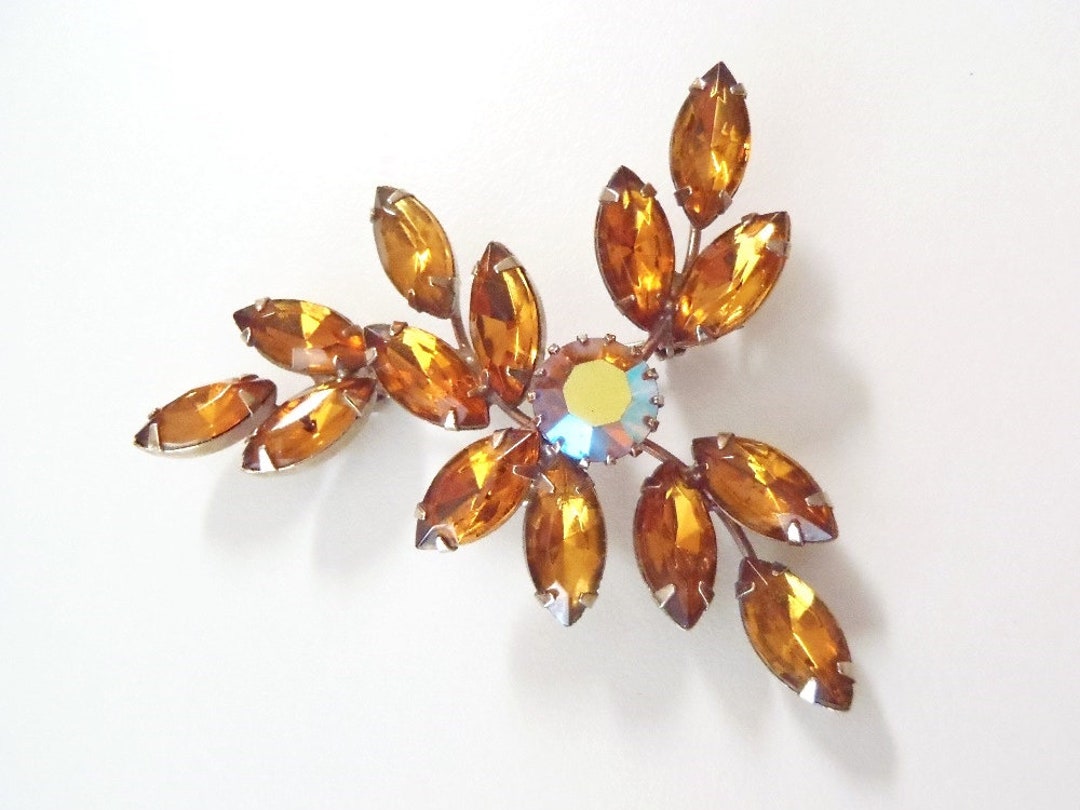 Broche Vintage élégante Couleur Or Navette Boréalis Cristaux - Occasion Très Bon état