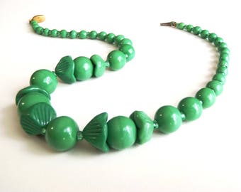 Vintage 1930s Art Deco Green Czech Glass Bead Necklace Choker Graduated Opaque Larger Beads Separated by Small Round Transparent Beads