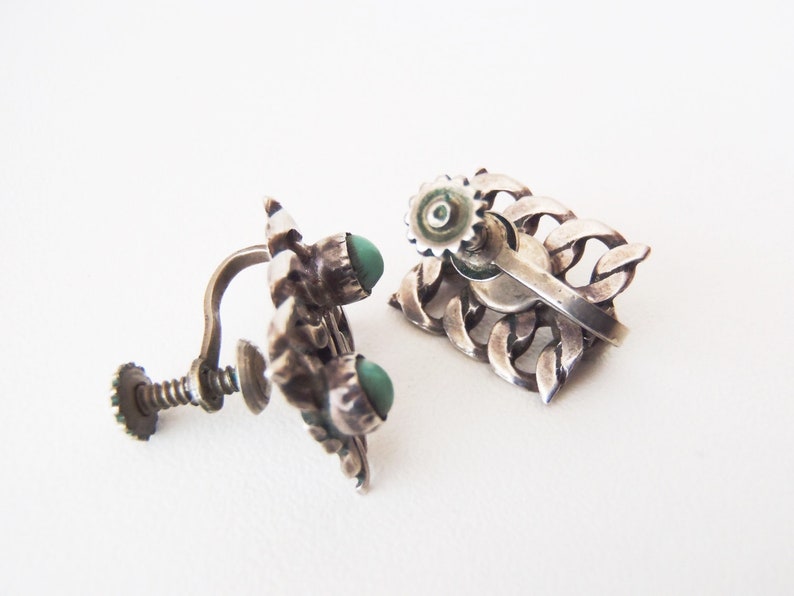 Unusual Double Curb Chain Design w 2 Petit Point Cabs Prob Native SW 1930s Poss Vintage Screwback Earrings Sterling Silver /& Turquoise