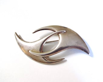 Taxco Sterling Mexican Modernist Brooch Interlocking Wave-Like Abstract Forms Heavy Solid All Silver Pin Possibly by Heliodoro Rodriguez