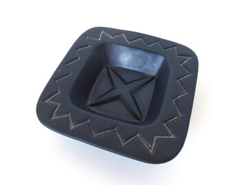 Brayton Laguna Ceramic Ashtray in Satin Black Glaze w/ ZigZag Design—Made in Laguna Beach California—Midcentury Art Pottery Tobacciana