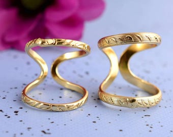 Gold Arthritis Support Ring, Adjustable Finger Splint for Joint Pain, Handmade Therapy Ring, Comfortable Joint Stabilizer Jewelry