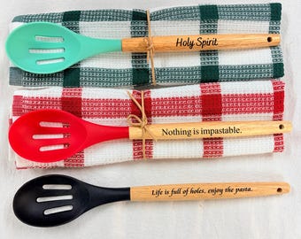 New Home Housewarming Gift Set, Personalized Slotted Spoon with Tea Towel, Custom Engraved Kitchen Decor, Funny Pasta Lover Gift