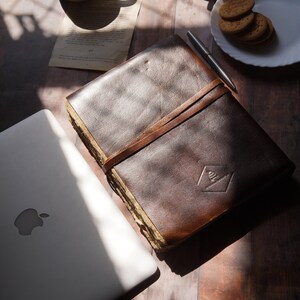 Cuaderno diario de cuero estilo vintage Timeless Explorer, tamaño A4