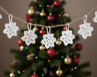 Snowflake Garland Crochet Pattern | Easy Winter Crochet Pattern | Christmas Snowflake Bunting | Beginner PDF Pattern | Holiday Home Decor