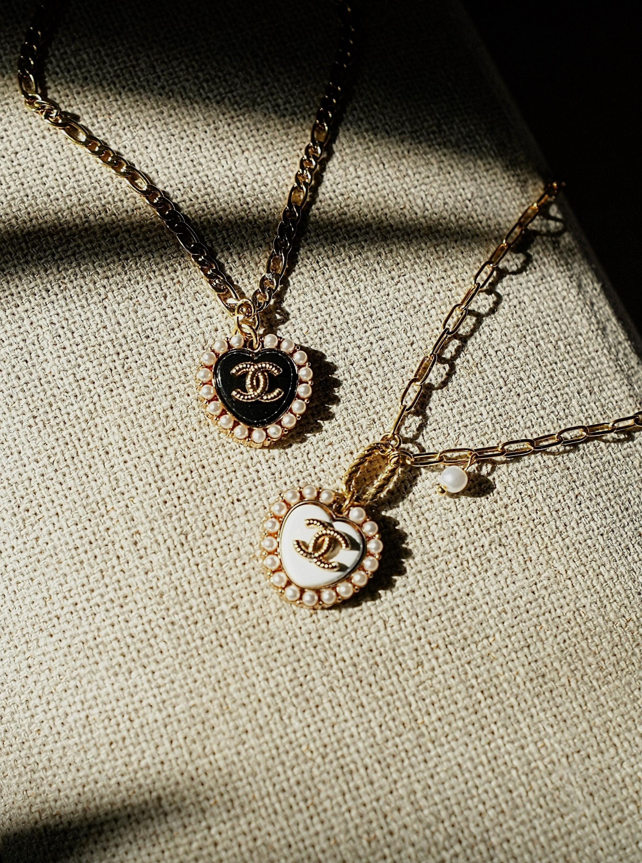 Upcycled jewelry chanel España