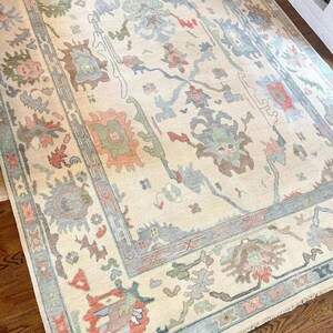 Hand Knotted Oushak Rug: 9x12 ft Off-White New Zealand Wool