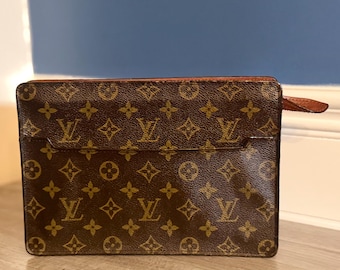 Vintage Authentic Louis Vuitton Monogram Canvas Pochette Homme