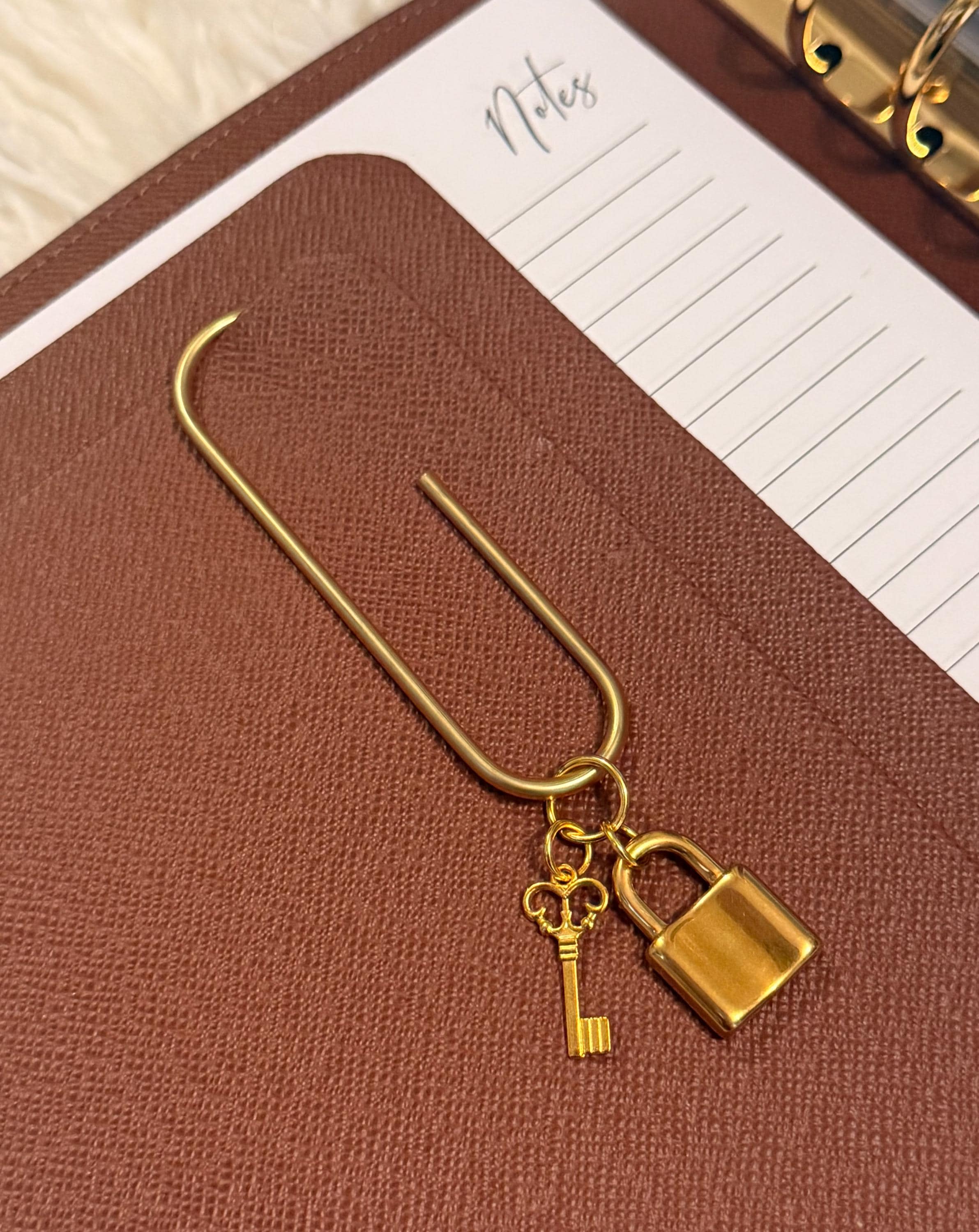 Louis Vuitton Paperclip