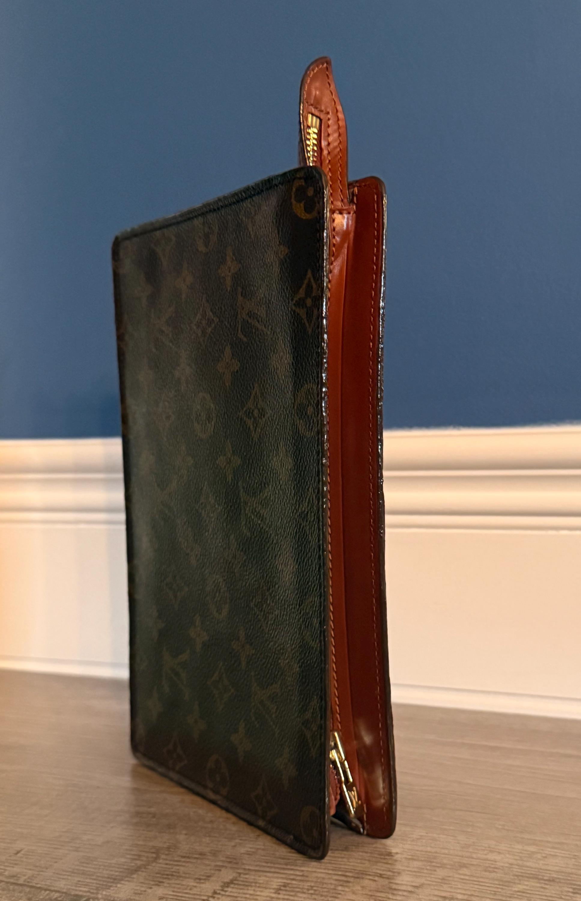 Vintage Authentic Louis Vuitton Monogram Canvas Pochette Homme