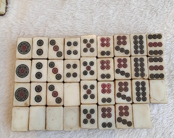 1950年代のヴィンテージ 日本製麻雀牌セット | 2kg (4.4ポンド) | 樹脂