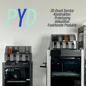 Puede incluir: Un letrero de madera rústico con la frase "Welcome to our home" en un estilo manuscrito. El letrero presenta un acabado envejecido y un diseño sencillo y acogedor, ideal para un porche o entrada.