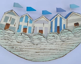 Décoration de cabine de plage en bois et métal : déco bord de mer