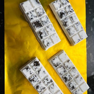 ヴィーガンクッキー＆クリームチョコレートバー - 乳製品不使用ホワイトチョコレートキャンディー