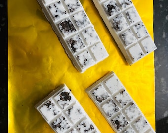 Tableta de chocolate vegana con sabor a galletas y crema – Chocolate blanco (2 opciones disponibles)