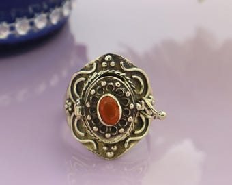 Vintage Poison Ring with Red Gemstone – Boho Statement Ring, Secret Locket Ring, Gothic Jewelry, Adjustable Hidden Compartment Ring